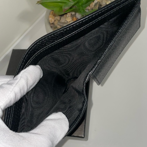 SOLD ON INSTAGRAM. Authentic Gucci Wallet Brand New condition - Picture 6 of 11